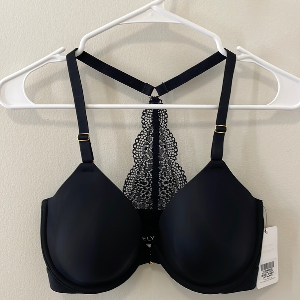 Lively NWT front close black bra w/lace detail 34DD